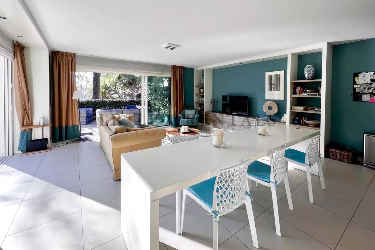 Luxury Apartment for rental in Antibes, 2 500 €, Photo 4