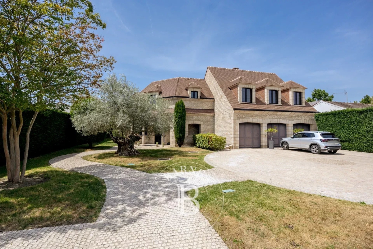 Maison de luxe à vendre à Drancy, 1 650 000 €, Photo 2