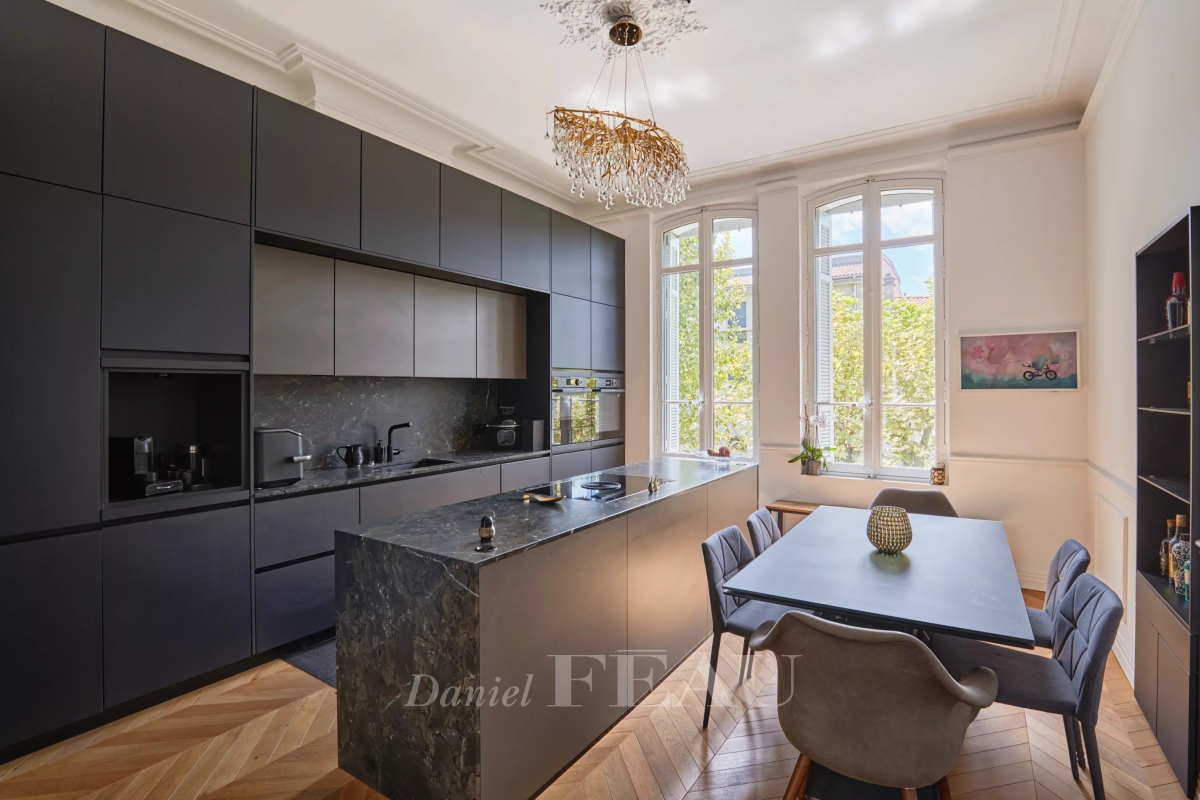 Luxury Apartment for sale in Aix-en-Provence, 1 580 000 €, Photo 2