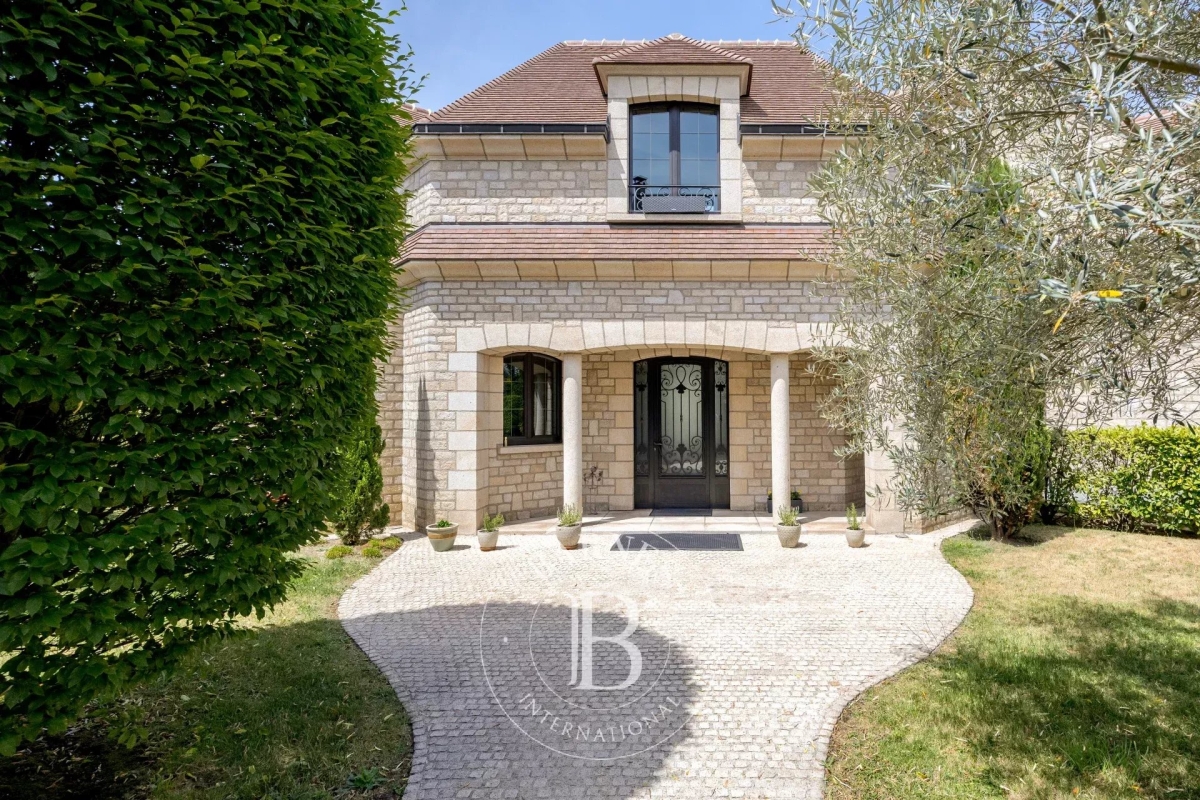 Maison de luxe à vendre à Drancy, 1 650 000 €, Photo 3