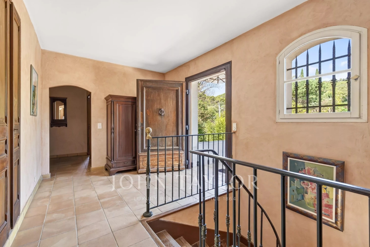 Maison de luxe à vendre à Sanary-sur-Mer, 1 420 000 €, Photo 6