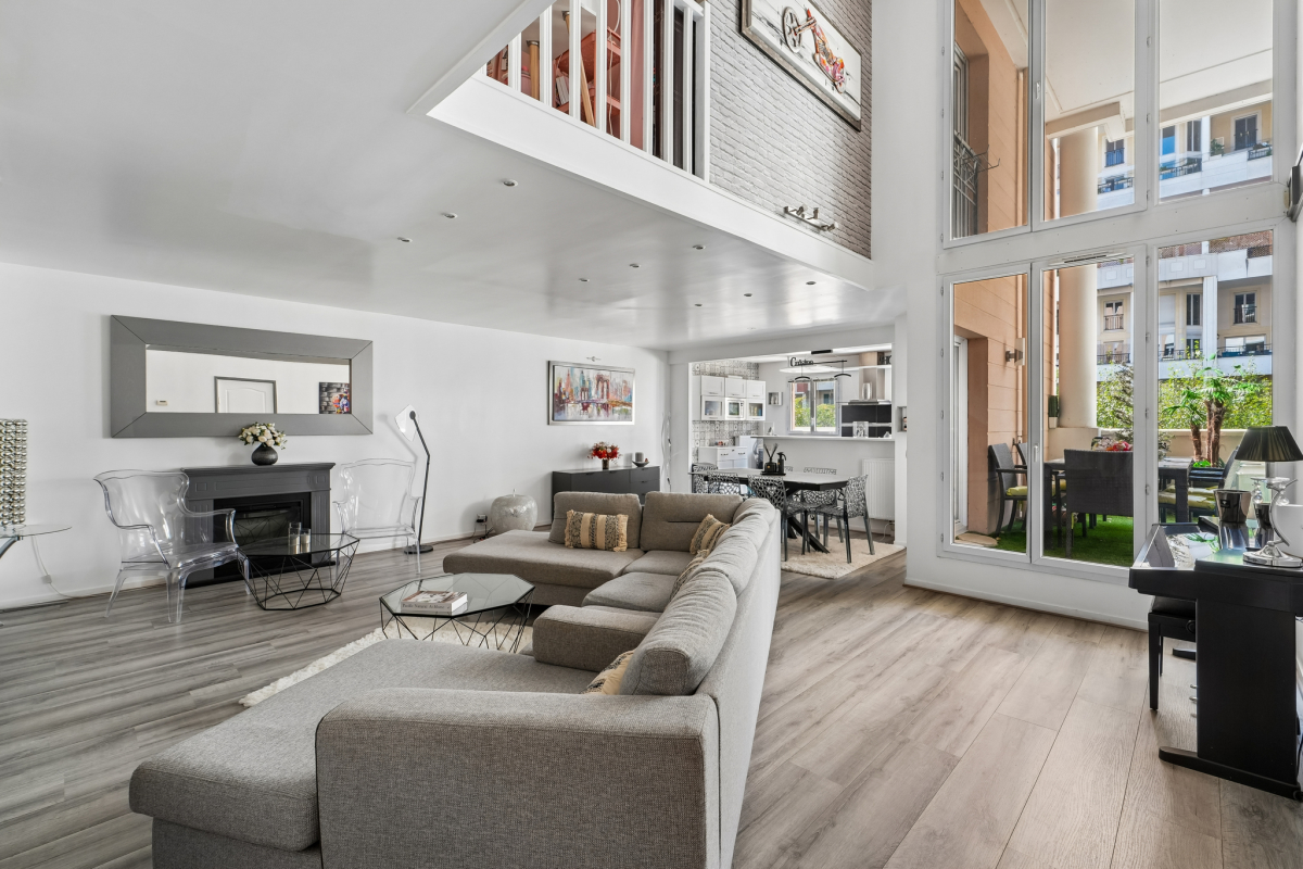 Luxury Apartment for sale in Courbevoie, 810 000 €, Photo 2