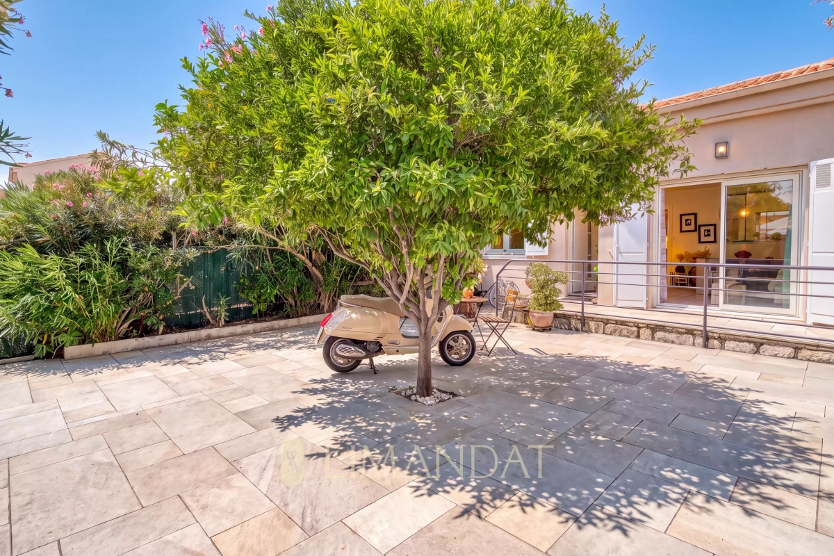 Maison de luxe à vendre à Roquebrune-Cap-Martin, 1 195 000 €, Photo 1