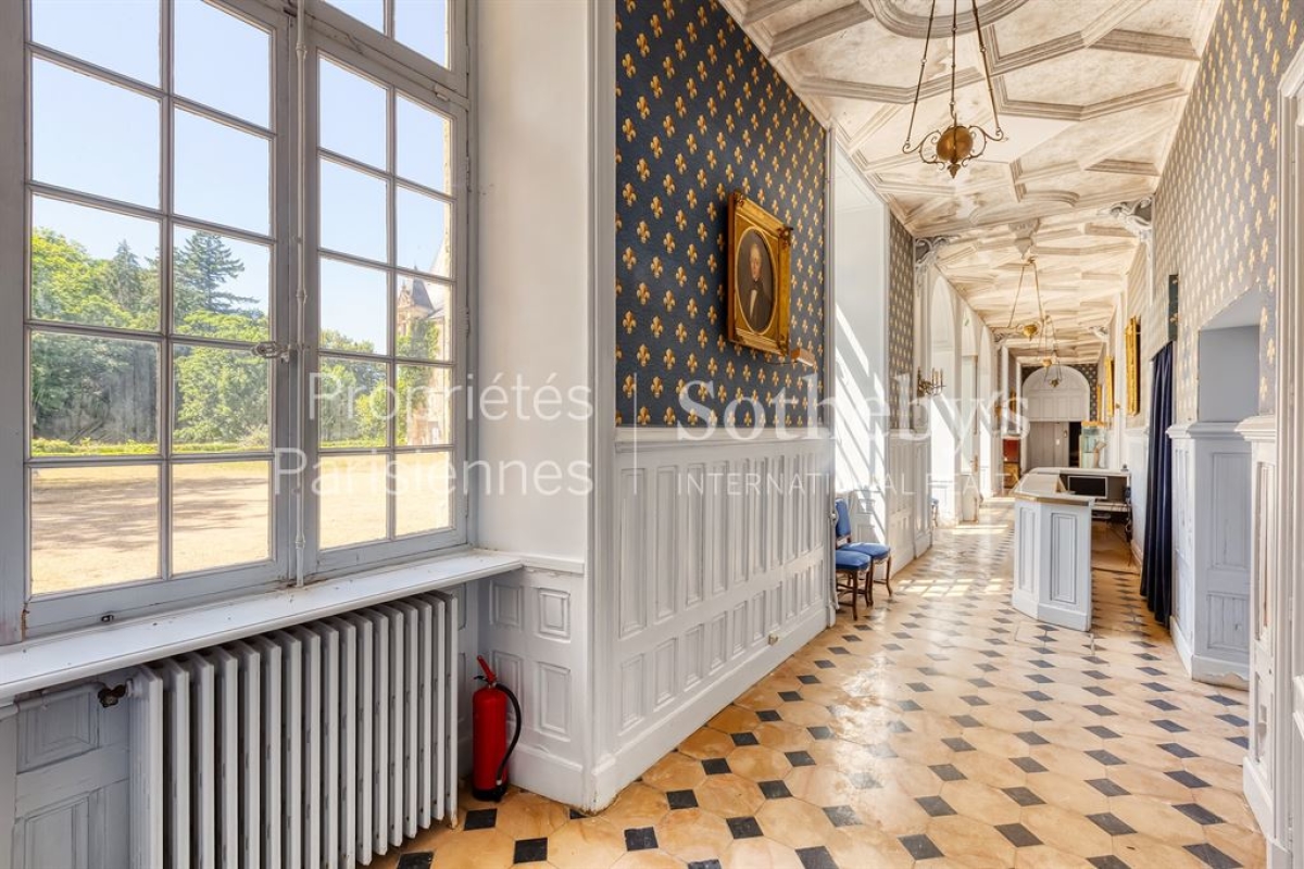 Maison de luxe à vendre à Auneau, 16 000 000 €, Photo 3