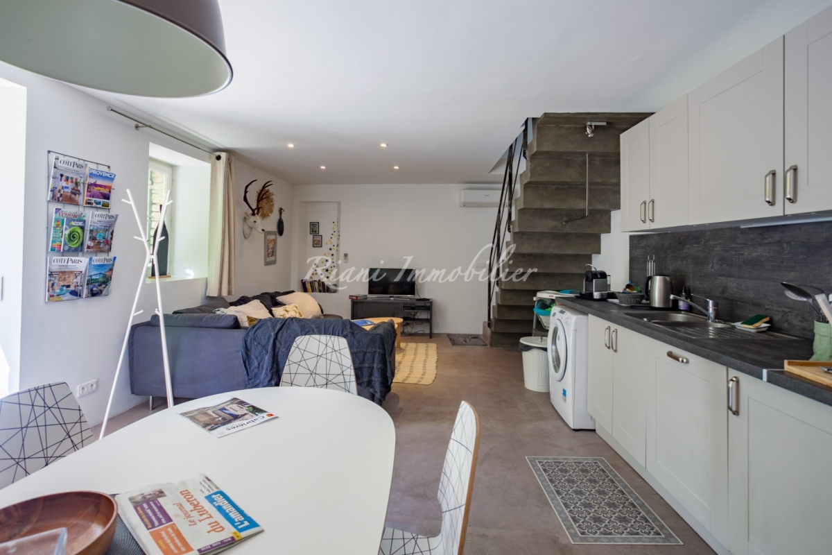 Maison de luxe à vendre à Cabrières-d'Avignon, 300 000 €, Photo 3