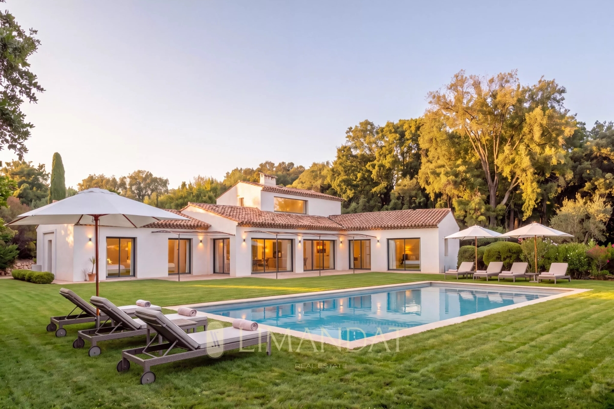 Maison de luxe à vendre à Antibes, 1 480 000 €, Photo 1