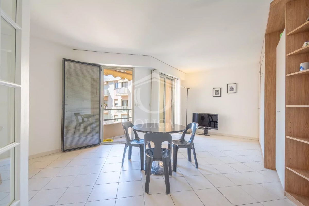 Luxury Apartment for sale in Antibes, 243 000 €, Photo 3