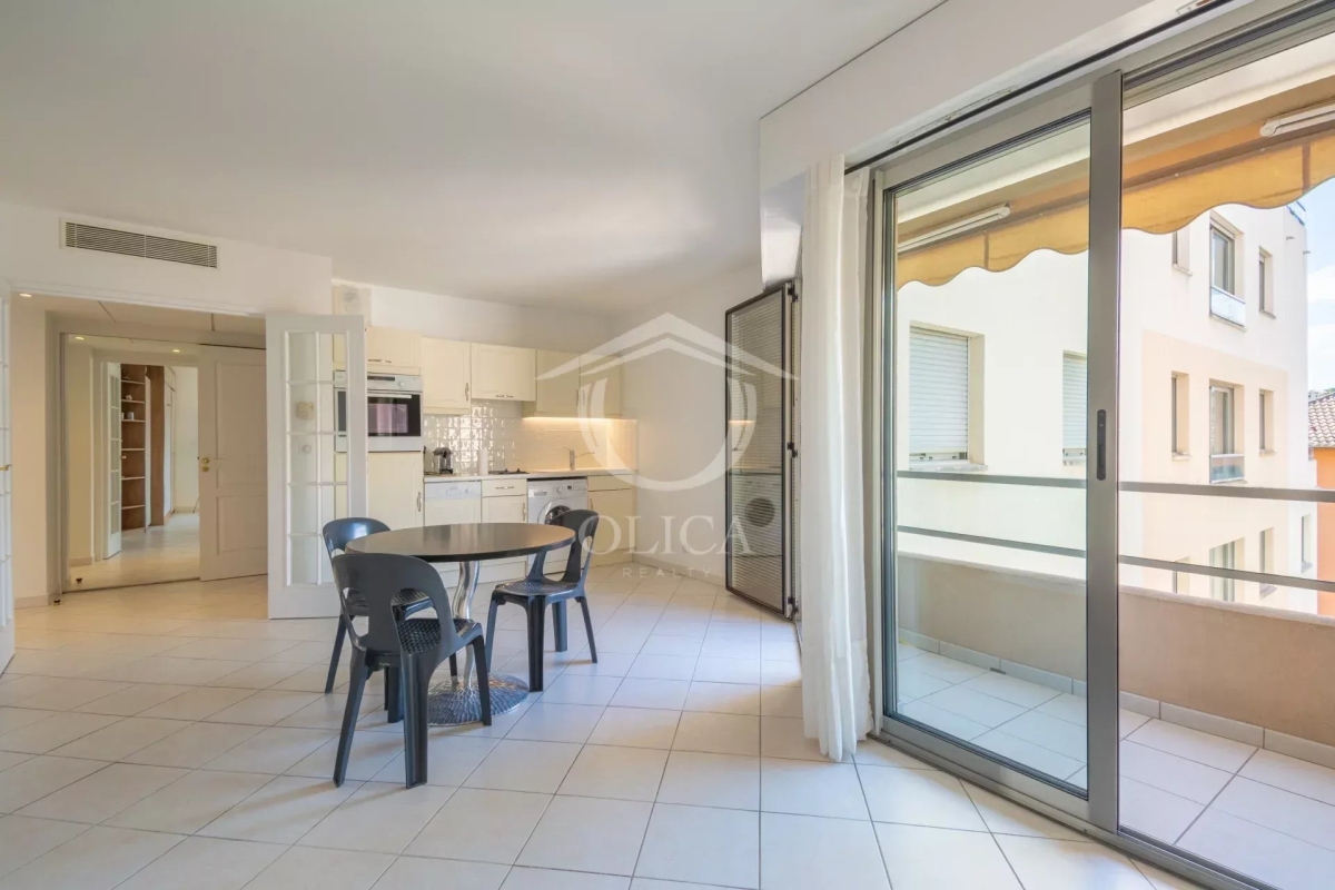 Luxury Apartment for sale in Antibes, 243 000 €, Photo 4
