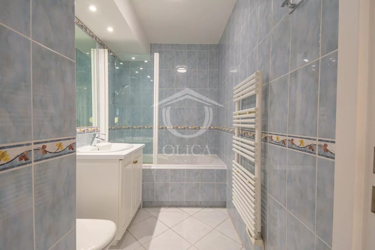 Luxury Apartment for sale in Antibes, 243 000 €, Photo 7
