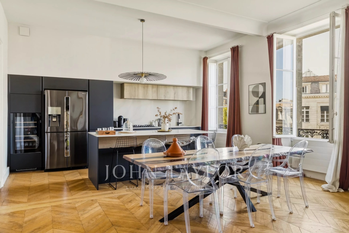 Luxury Apartment for sale in Bordeaux, 1 149 000 €, Photo 1