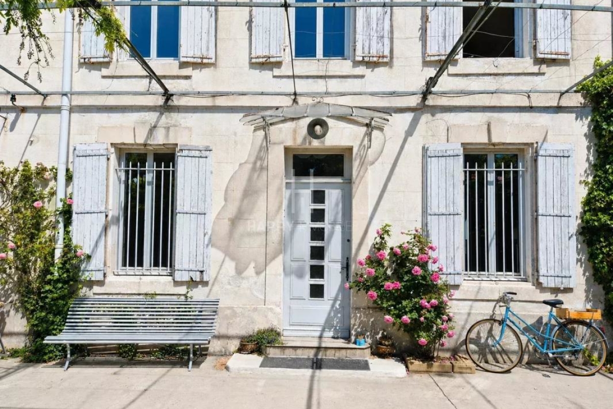 Luxury House for sale in Graveson, 730 000 €, Photo 2
