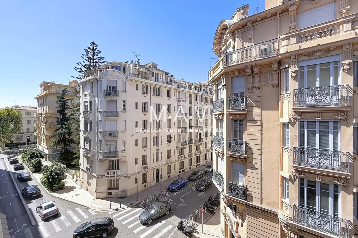 Luxury Apartment for sale in Nice, 795 000 €, Photo 3