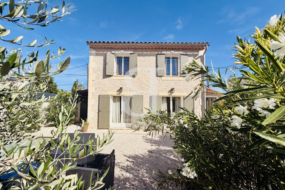 Luxury House for sale in Saint-Rémy-de-Provence, 845 000 €, Photo 2