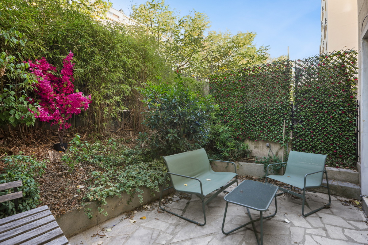 Luxury Apartment for sale in Paris 16ème, 690 000 €, Photo 2