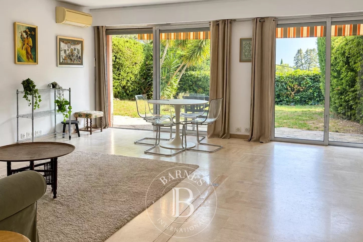 Appartement de luxe à vendre à Vence, 315 000 €, Photo 2