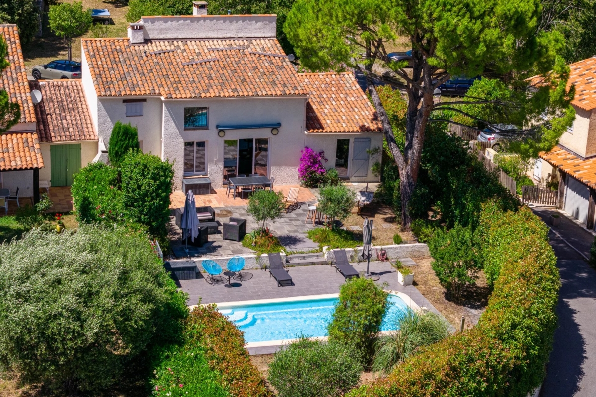 Maison de luxe à vendre à Grasse, 695 000 €, Photo 1