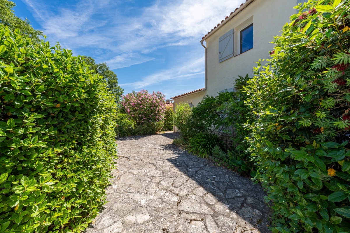 Maison de luxe à vendre à Grasse, 695 000 €, Photo 2