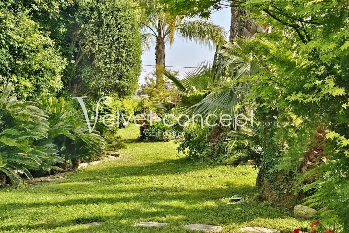 Maison de luxe à vendre à Antibes, 2 350 000 €, Photo 2