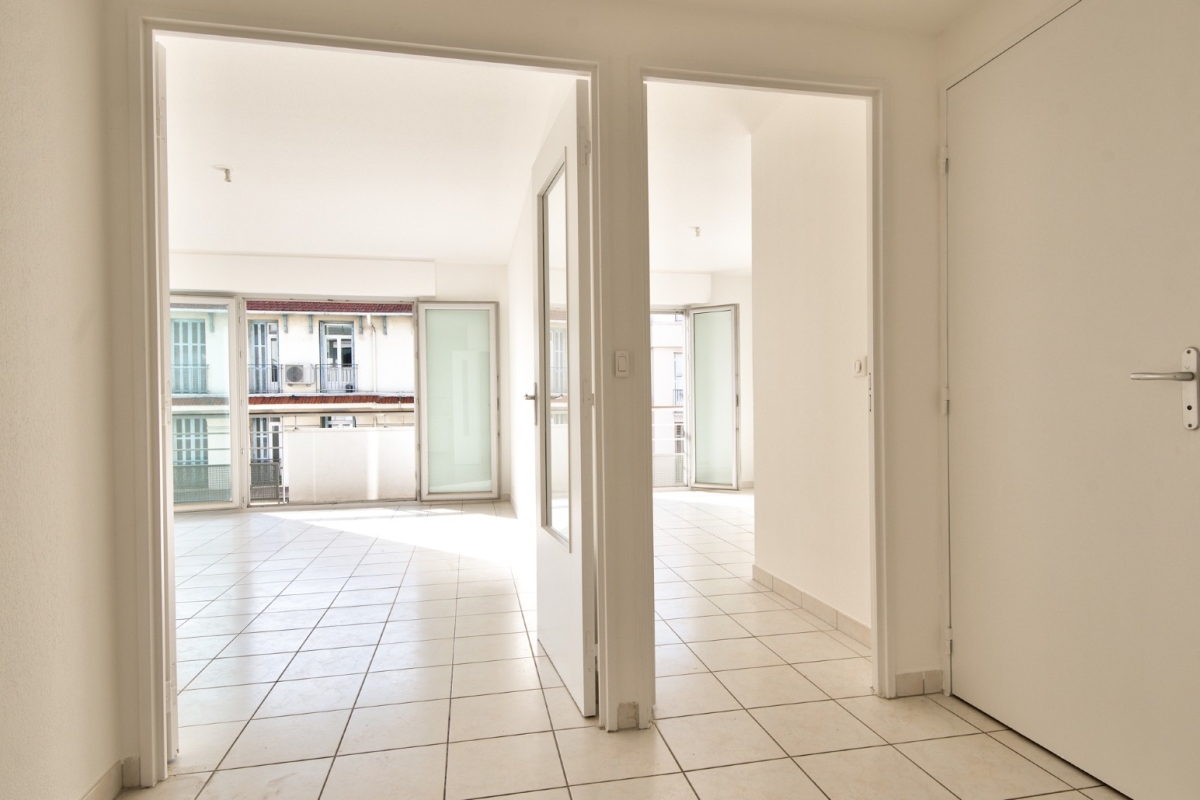 Luxury Apartment for sale in Antibes, 260 000 €, Photo 3
