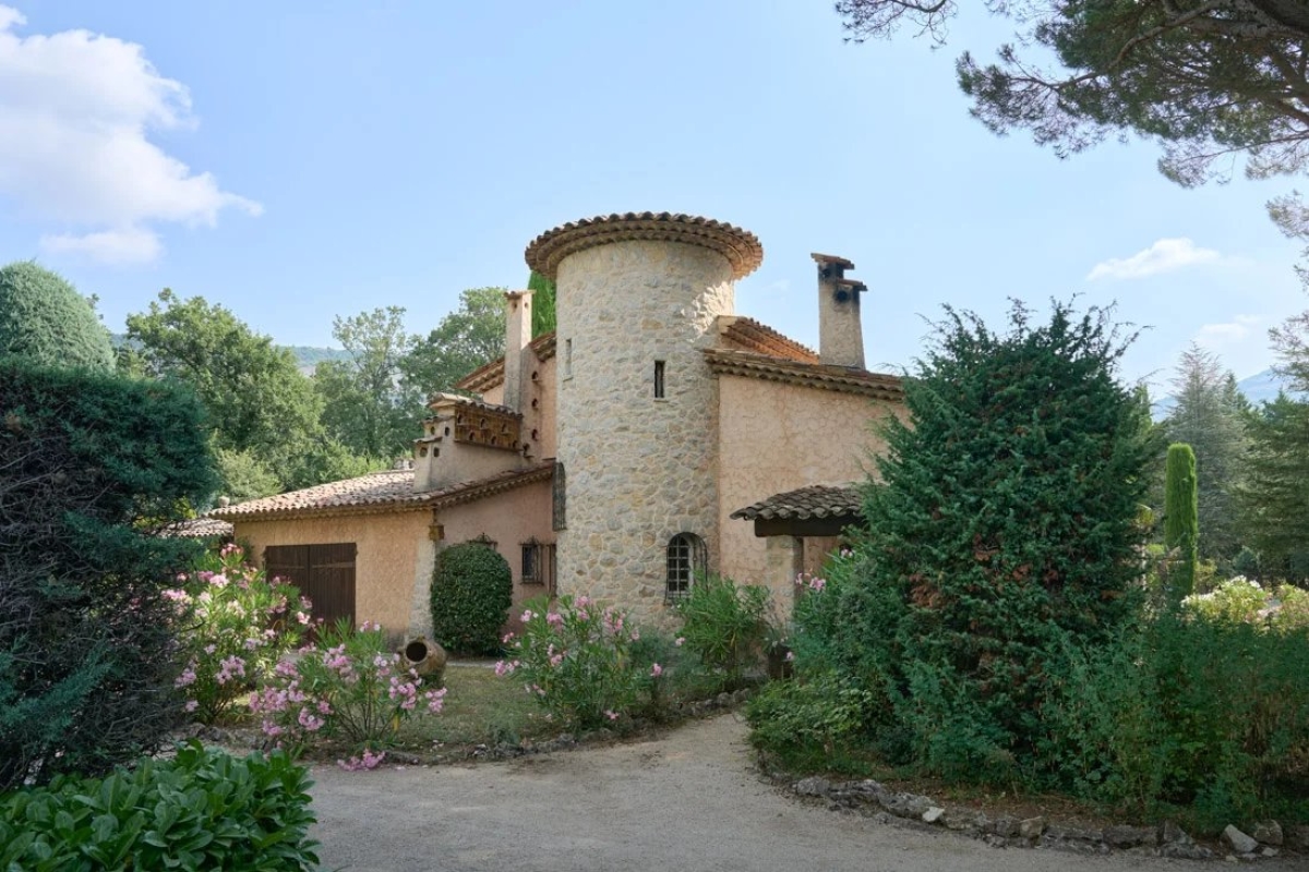 Maison de luxe à vendre à Saint-Vallier-de-Thiey, 895 000 €, Photo 3
