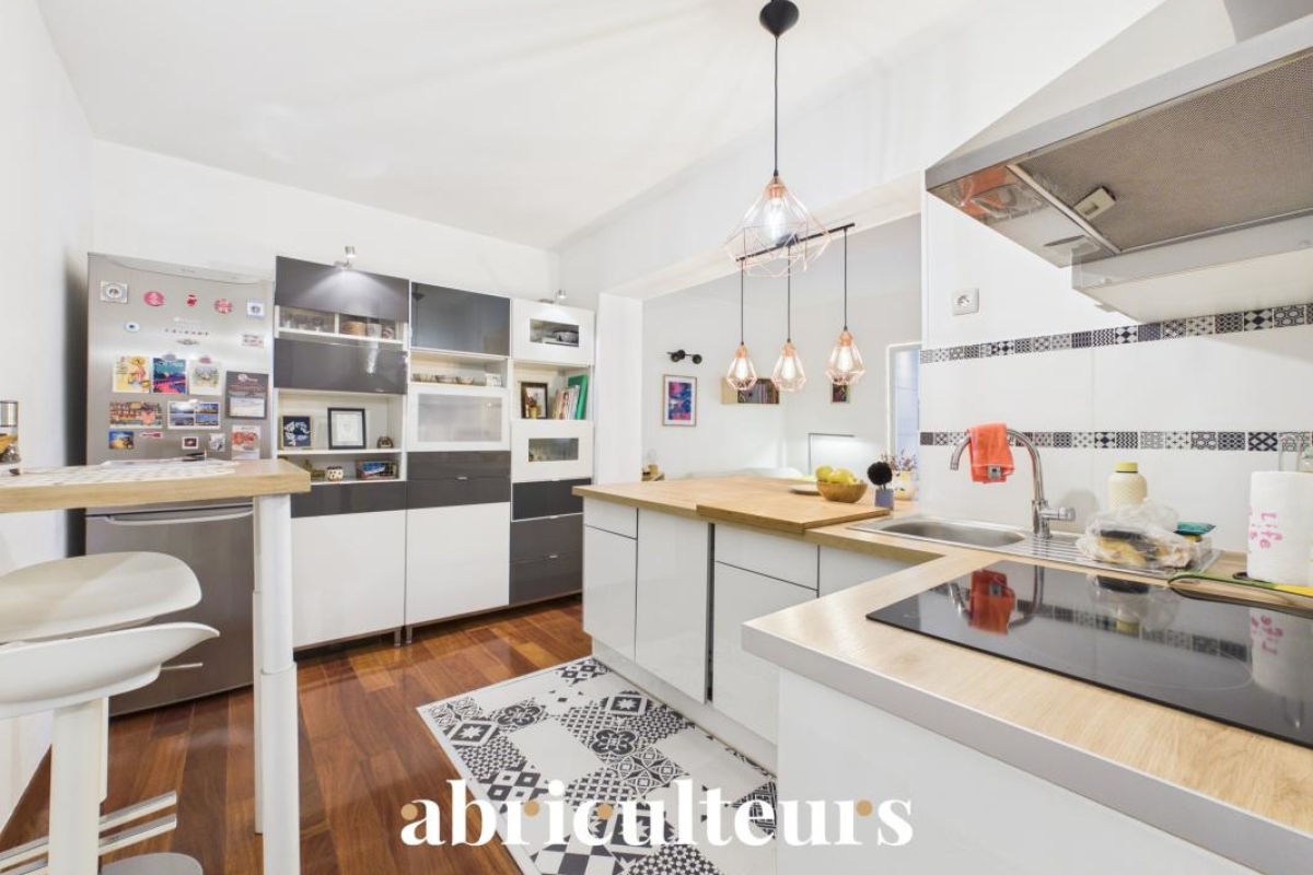 Luxury Apartment for sale in Paris 11ème, 448 997 €, Photo 2