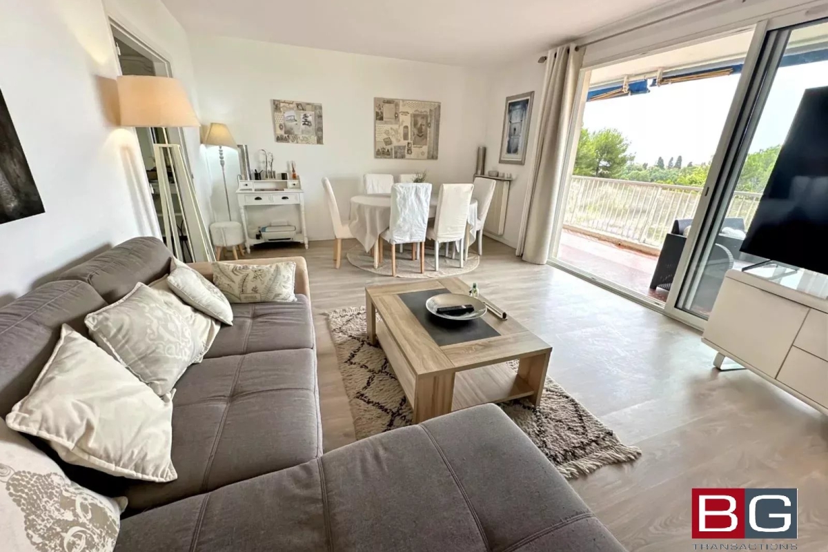Appartement de luxe à vendre à Antibes, 352 000 €, Photo 2