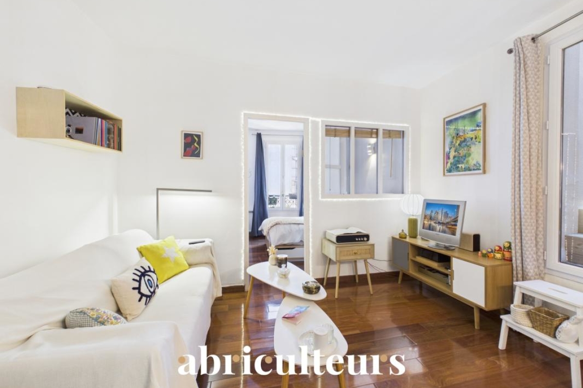 Luxury Apartment for sale in Paris 11ème, 448 997 €, Photo 3
