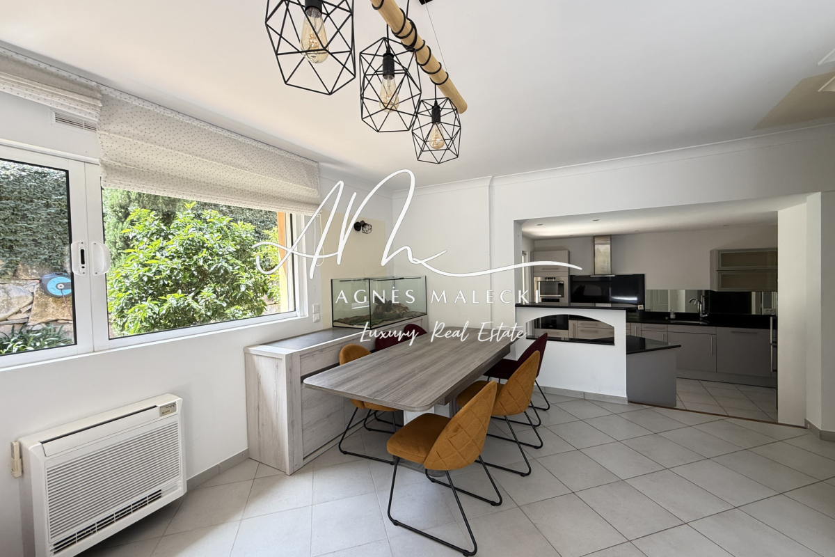 Luxury House for sale in Cavalaire-sur-Mer, 897 750 €, Photo 3