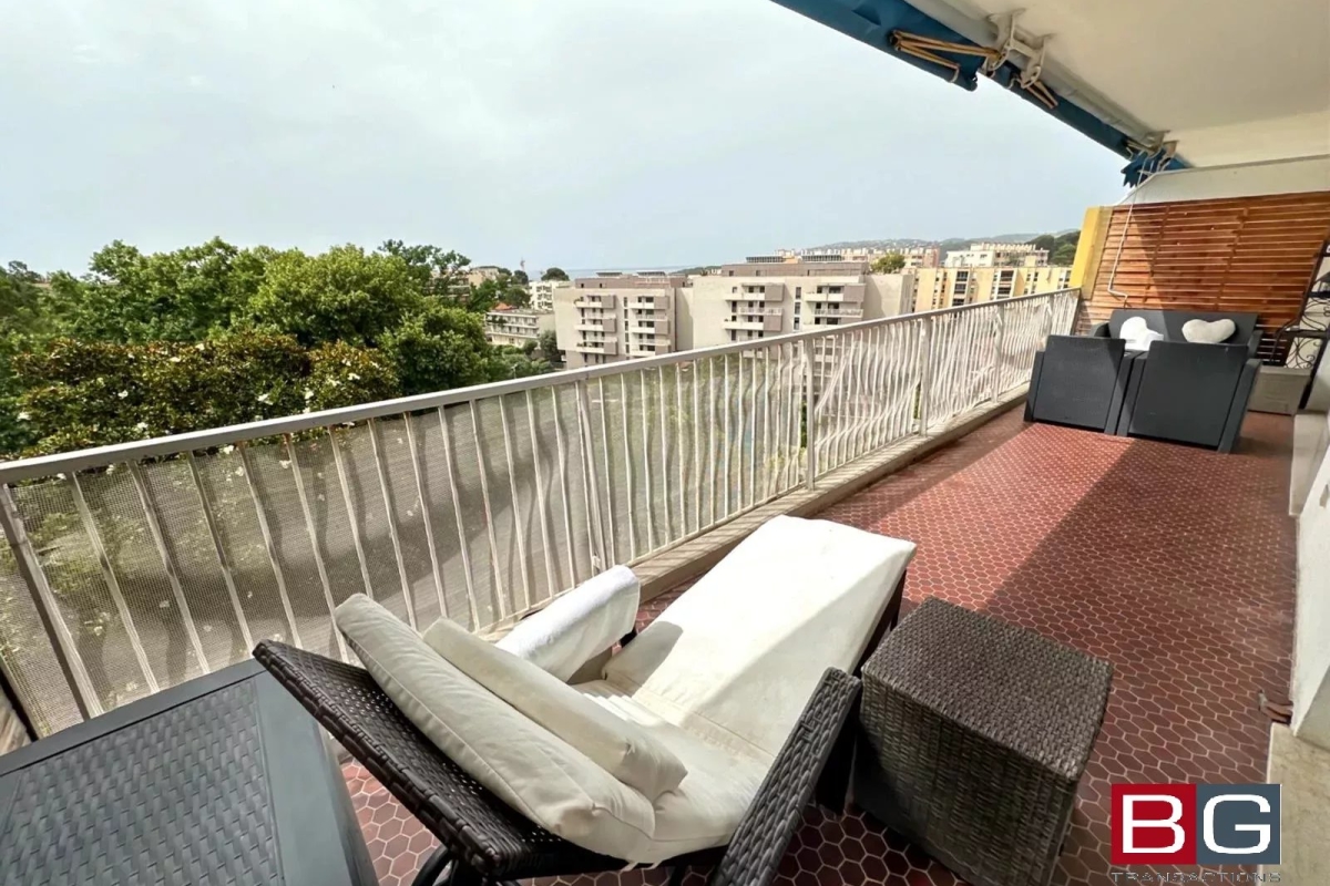 Appartement de luxe à vendre à Antibes, 352 000 €, Photo 3