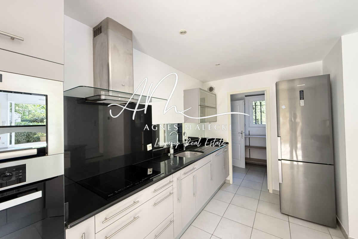 Luxury House for sale in Cavalaire-sur-Mer, 897 750 €, Photo 6