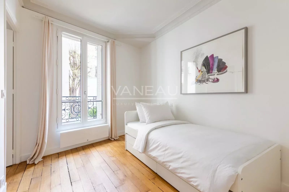 Luxury Apartment for sale in Paris 7ème, 765 000 €, Photo 6