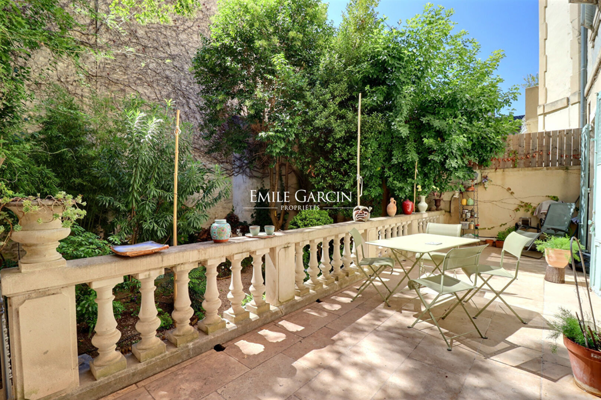 Luxury Apartment for sale in Avignon, 426 000 €, Photo 1