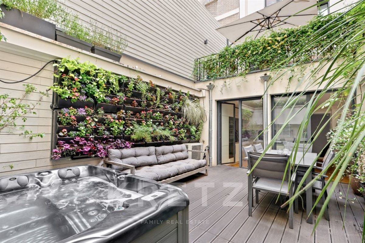 Luxury Apartment for sale in Paris 20ème, 550 000 €, Photo 1