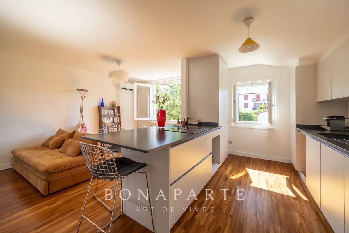 Luxury Apartment for sale in Ascain, 349 900 €, Photo 1