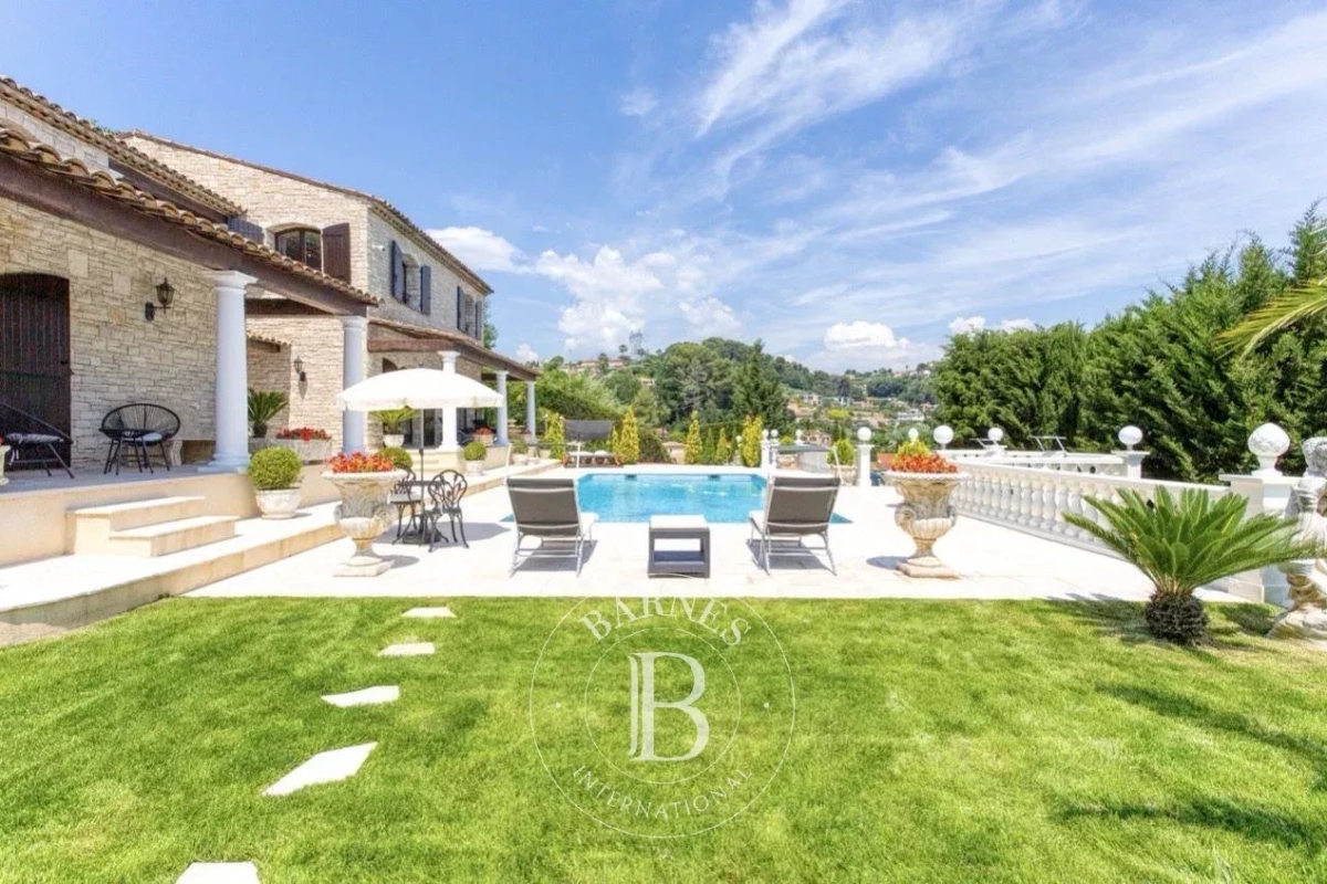 Luxury House for sale in Cagnes-sur-Mer, 2 120 000 €, Photo 2
