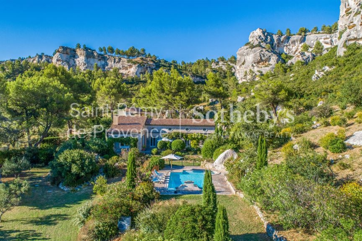 Luxury House for sale in Les Baux-de-Provence, 2 730 000 €, Photo 1