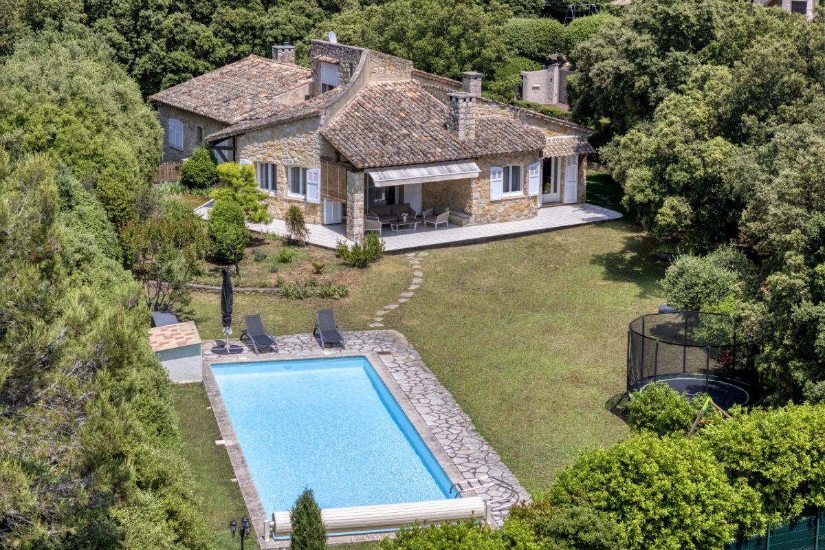 Luxury House for sale in Grasse, 1 370 000 €, Photo 1