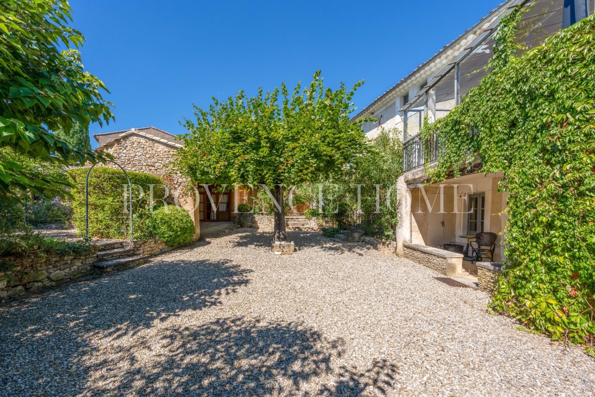Luxury House for sale in Saint Saturnin les Apt, 680 000 €, Photo 1