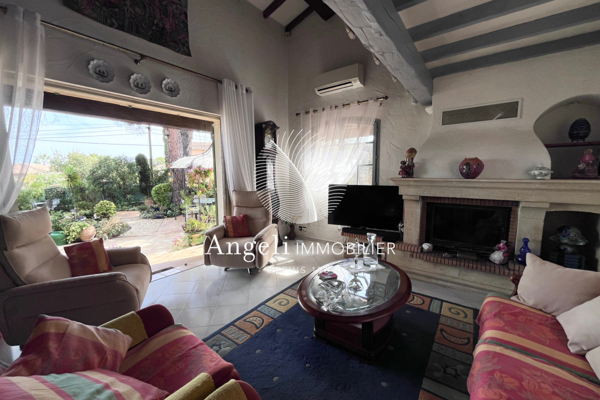 Maison de luxe à vendre à Saint-Aygulf, 790 000 €, Photo 3