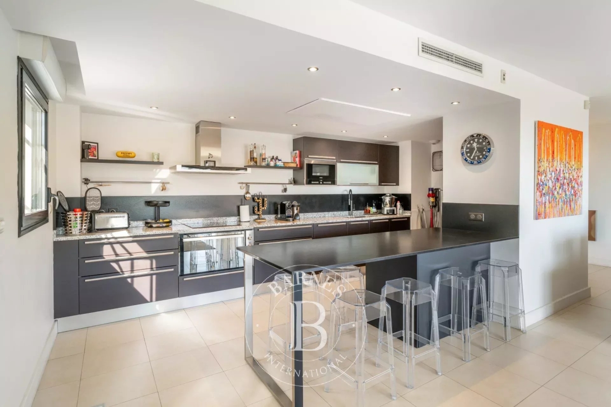 Maison de luxe à vendre à Cannes, 1 850 000 €, Photo 6