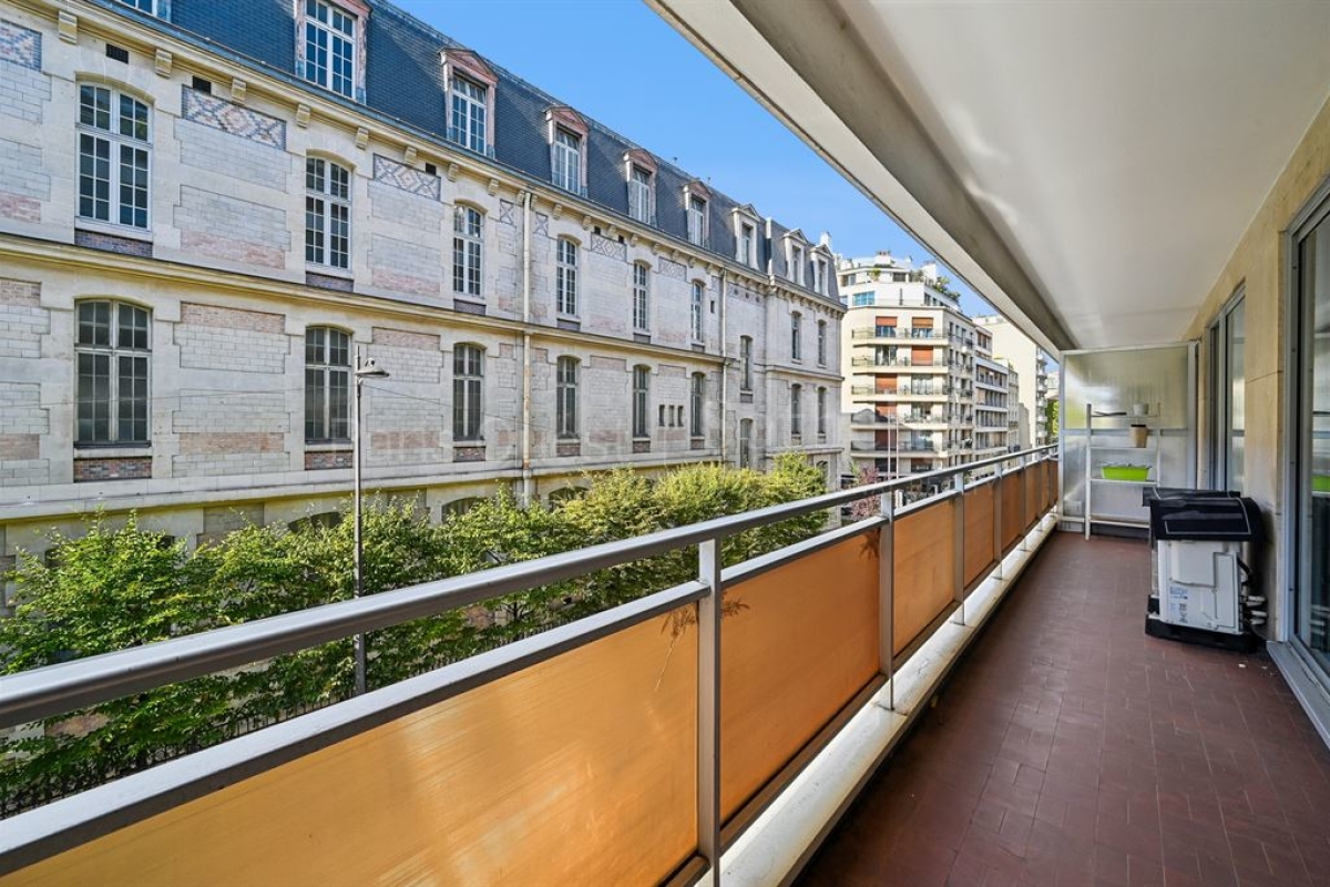 Luxury Apartment for sale in Paris 16ème, 1 350 000 €, Photo 2