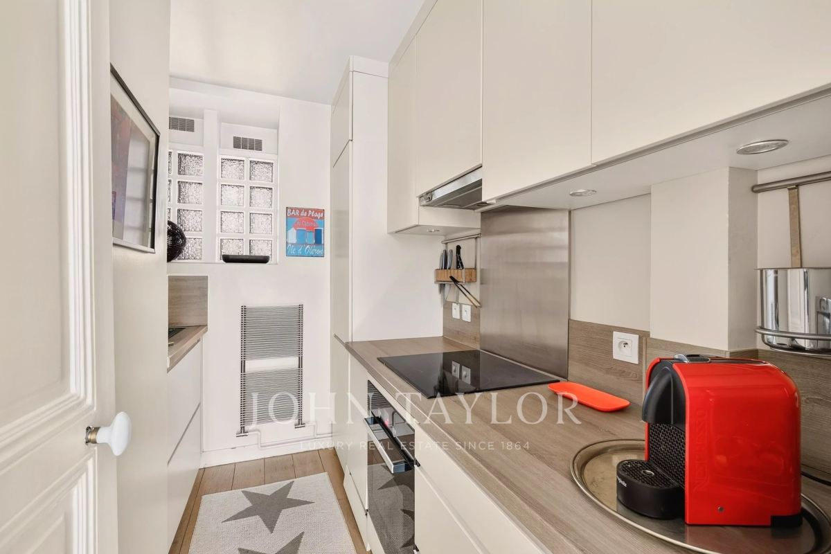 Luxury Apartment for sale in Paris 16ème, 935 000 €, Photo 4