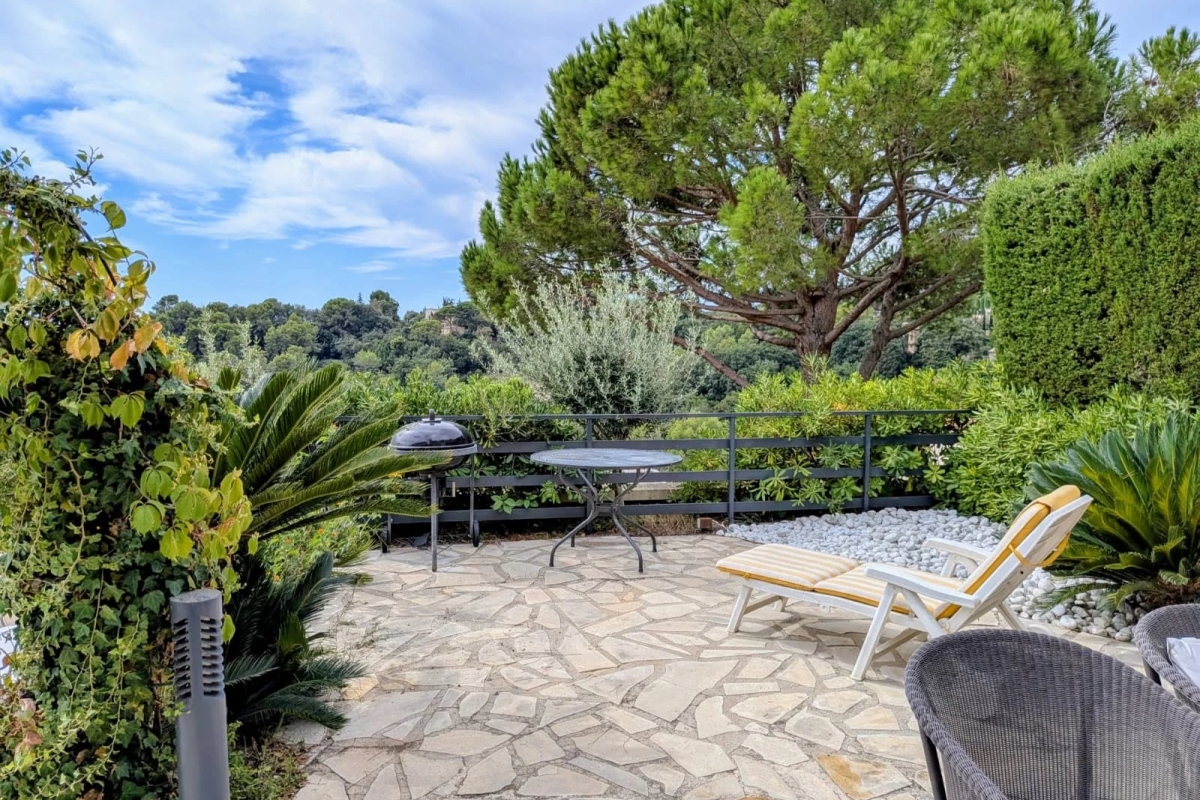 Luxury Apartment for sale in Mougins, 530 000 €, Photo 2