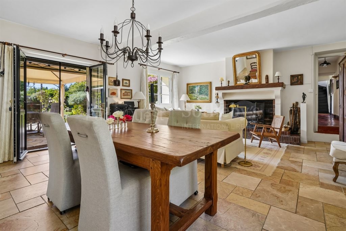 Maison de luxe à vendre à Poigny-la-Forêt, 1 500 000 €, Photo 4
