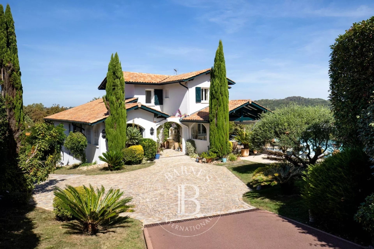 Luxury House for sale in Bassussarry, 1 484 000 €, Photo 4
