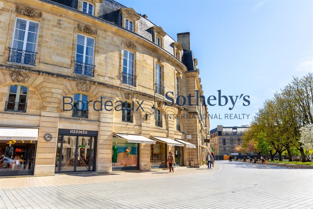 Luxury Apartment for sale in Bordeaux, 1 985 000 €, Photo 2