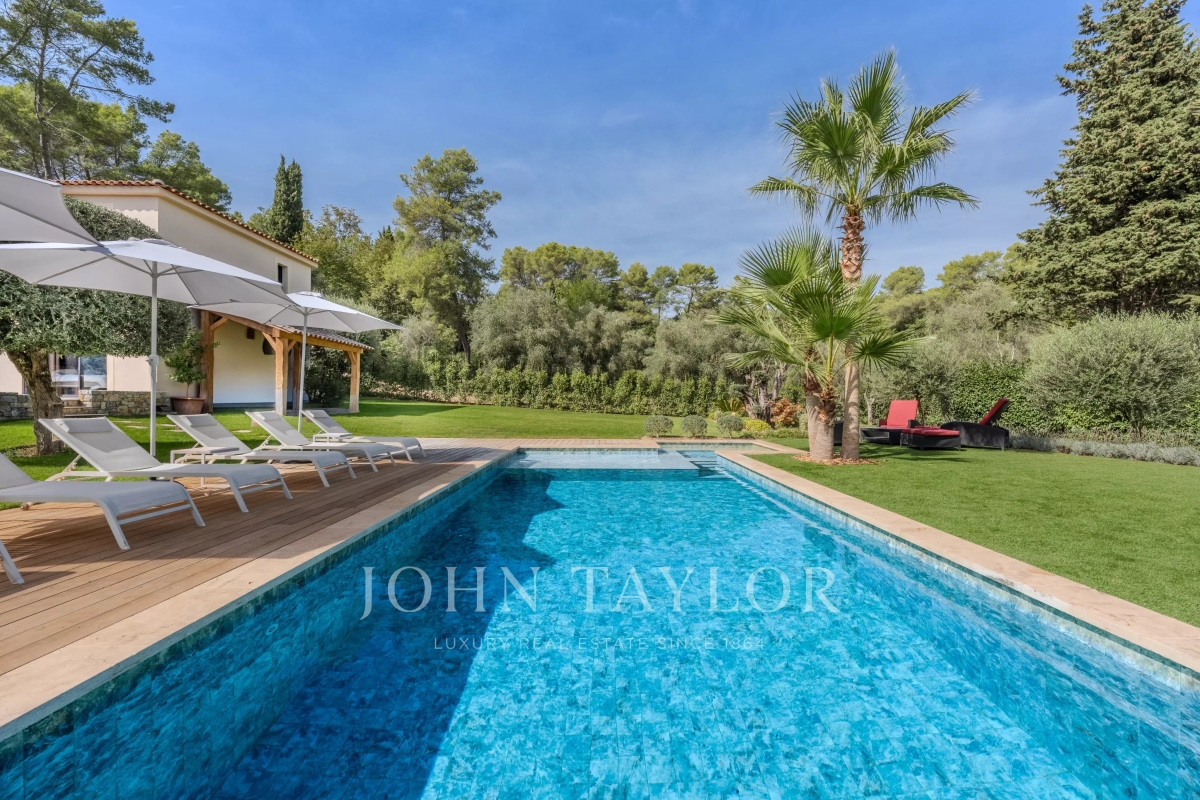 Luxury House for sale in Roquefort-les-Pins, 1 995 000 €, Photo 2