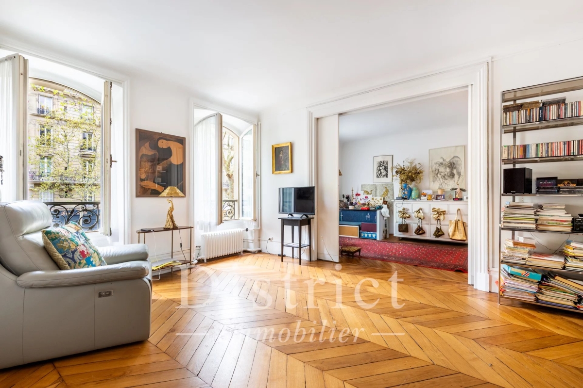 Luxury Apartment for sale in Paris 8ème, 540 000 €, Photo 2