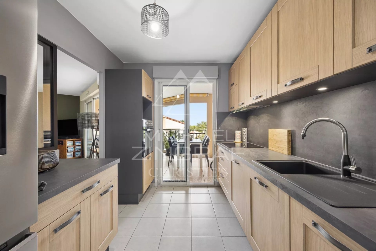 Luxury Apartment for sale in Antibes, 449 000 €, Photo 7