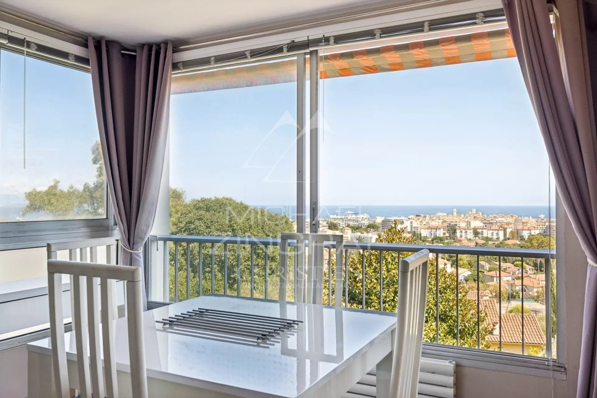 Luxury Apartment for sale in Antibes, 1 595 000 €, Photo 3